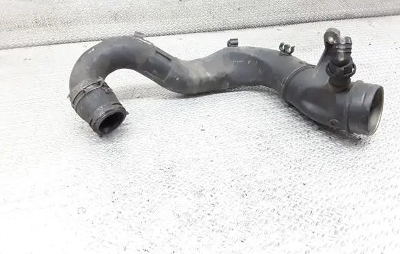 Volkswagen Golf IV Air intake duct part