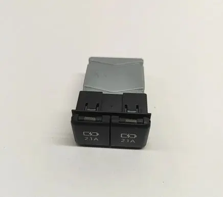 Toyota RAV 4 (XA50) USB socket connector 8553215010