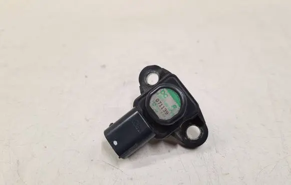 Mercedes-Benz R W251 Air pressure sensor A0051535028