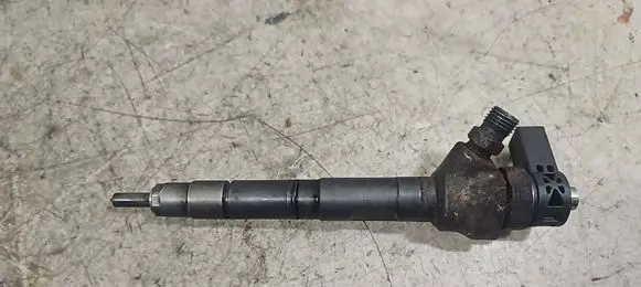 Skoda Octavia Mk2 (1Z) Fuel injector 0445110647