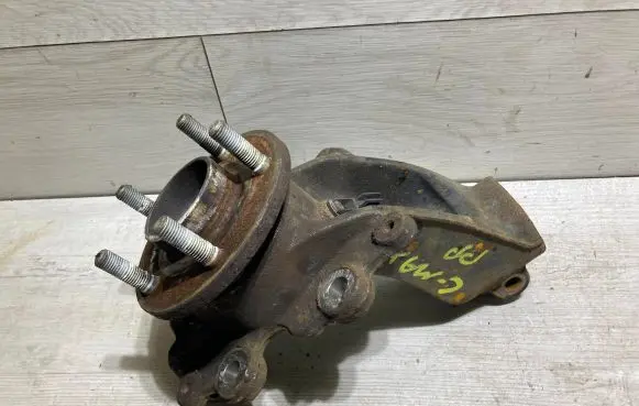 Ford C-MAX II Front wheel bearing hub AV613k170