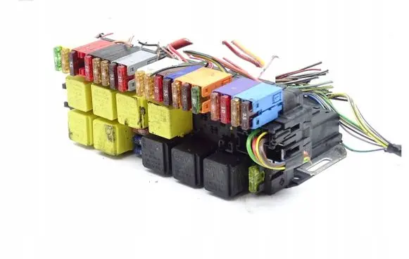 Mercedes-Benz SL R230 Relay mounting block A2305454632
