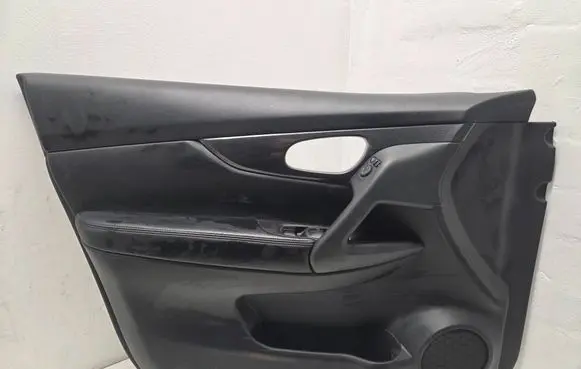 Nissan X-Trail T32 Front door card panel trim 809114CE0A