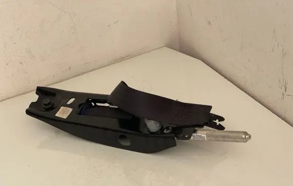 Volvo V70 Front seatbelt 6069365R0D 6234601308
