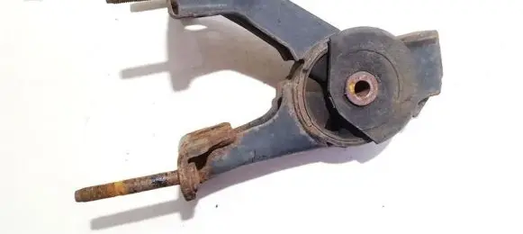 Toyota Avensis T250 Engine mount bracket
