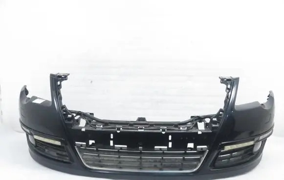 Volkswagen PASSAT B6 Front bumper 
