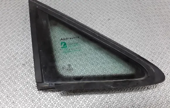 Volkswagen Caddy Front triangle window/glass 