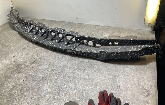 Front bumper foam support bar
