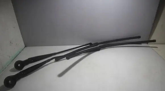 Citroen C4 Grand Picasso Front wiper blade arm