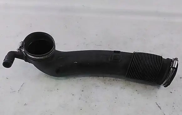 Opel Tigra B Turbo air intake inlet pipe/hose 09158709