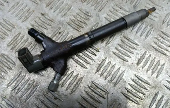 Toyota Avensis T270 Fuel injector