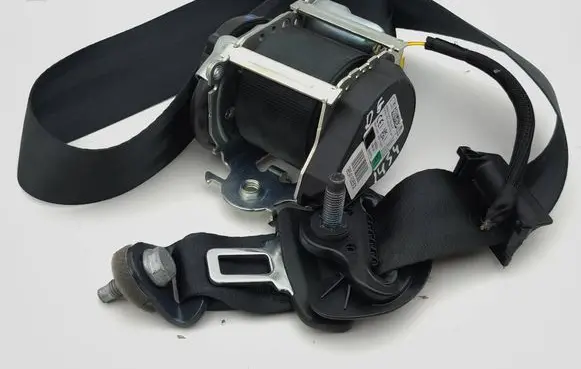 Opel Frontera Rear seatbelt 98541635XX 662697300A L005070