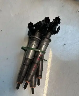 Renault Trafic II (X83) Fuel injector 0445115022