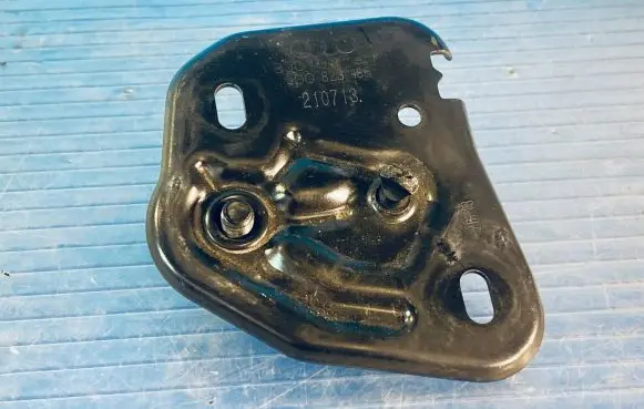 Audi A6 S6 C7 4G Engine bonnet/hood lock/latch loop/hook 4G0823186