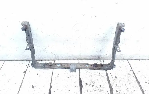 Toyota Avensis T270 Radiator support slam panel 