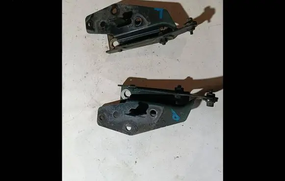 Cadillac DeVille Engine bonnet/hood hinges 25674229 25674228