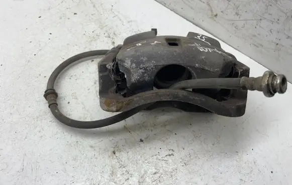 Nissan Qashqai Front brake caliper
