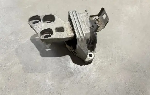Mercedes-Benz A W176 Engine mount bracket ENAC46000DF 26008 326E60A