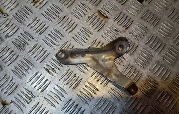 Mercedes-Benz CLA C117 X117 W117 Holder (bracket) A2700960540