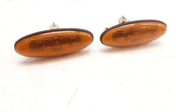 Mazda Tribute Front fender indicator light