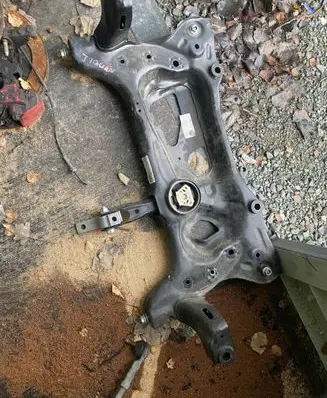 Volkswagen Tiguan Front axle beam 3Q0199313CQ