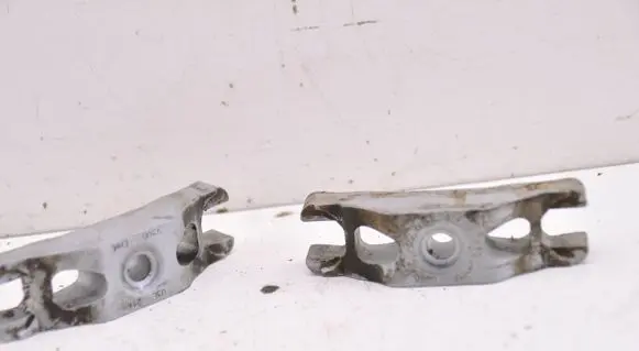 Volkswagen Transporter - Caravelle T5 Fuel Injector clamp holder 