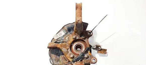 Toyota Auris 150 Front wheel hub 