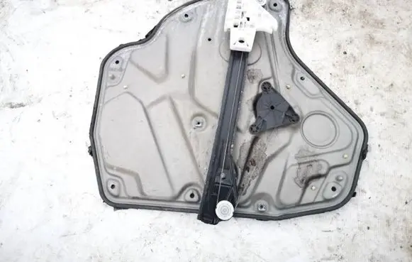 Skoda Octavia Mk2 (1Z) Sliding door window regulator with motor