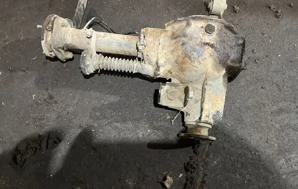 Mitsubishi Pajero Front differential 