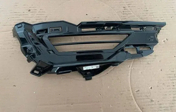 Volvo XC60 Front bumper lower grill 32234968