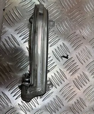 BMW 3 F30 F35 F31 Mirror indicator light 20203102
