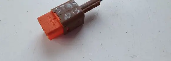 Nissan Qashqai+2 Brake pedal sensor switch