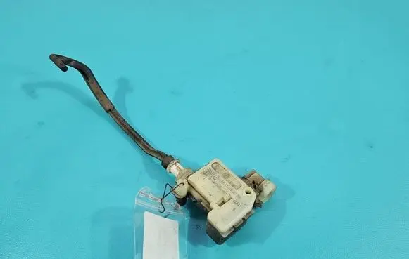 Opel Astra J Fuel tank cap lock motor 13501151 IMPRK1526641