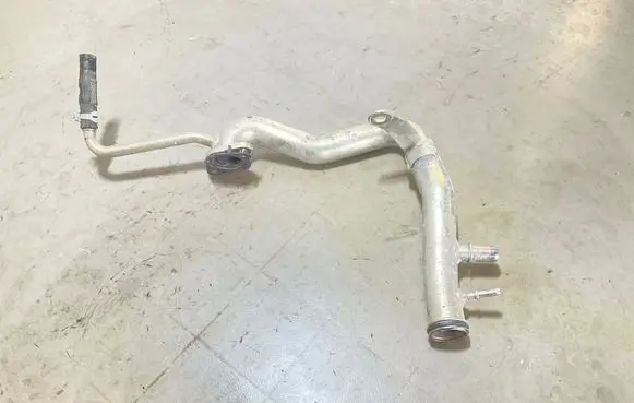 Volvo XC90 Engine coolant pipe/hose