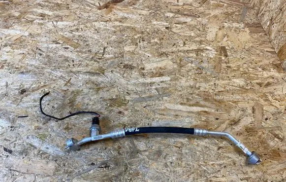 BMW i3 Air conditioning (A/C) pipe/hose 9291278 9323658