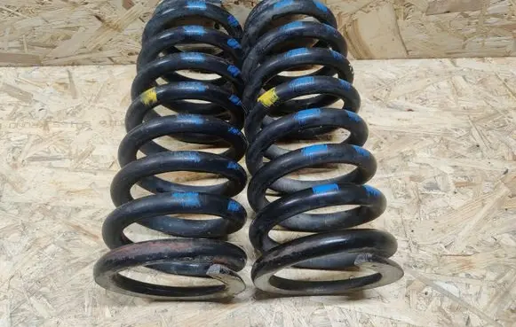 Jaguar XJS Front coil spring HWS1898