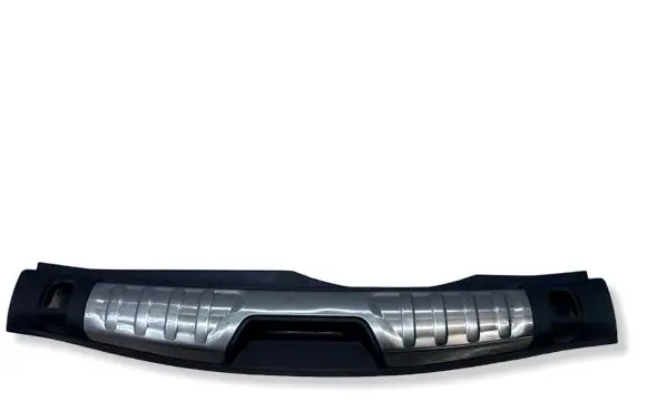 Trunk/boot sill cover protection