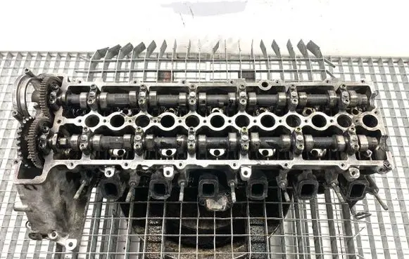 BMW X3 E83 Engine head 7788564