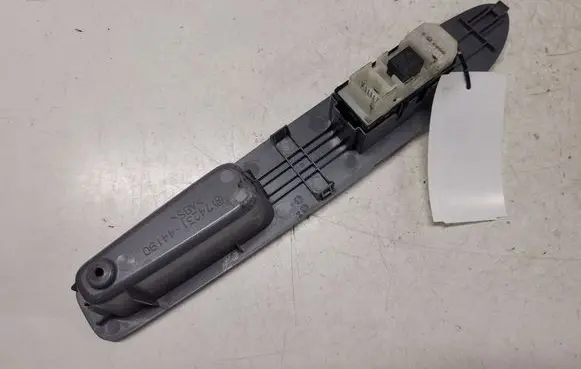 Toyota Avensis Verso Electric window control switch 8403044020