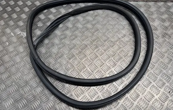 BMW X5 F15 Front door rubber seal 7289608