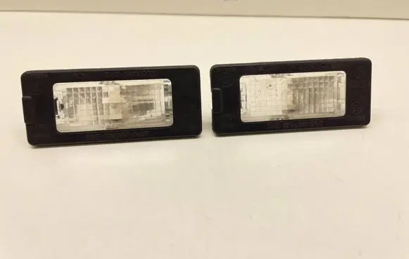 Volkswagen Touran II Number plate light 5NO943021