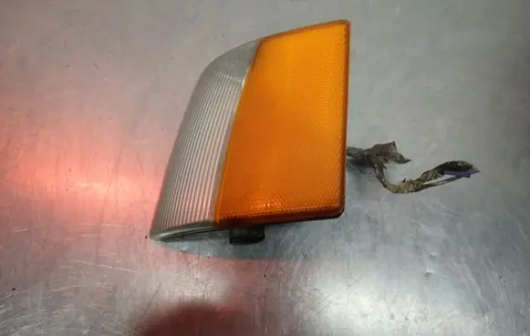 Jeep Grand Cherokee Front bumper turn signal 