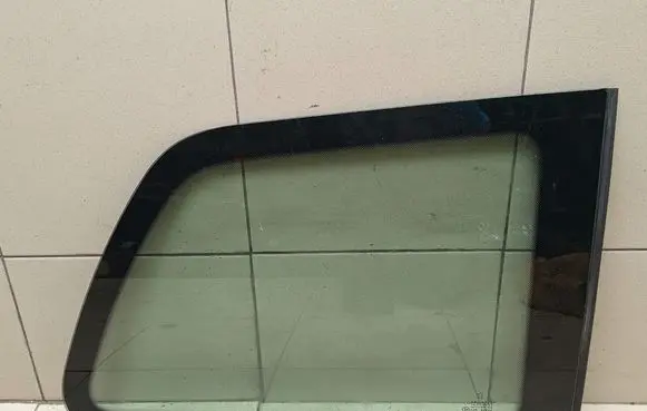 Peugeot 307 Rear side window