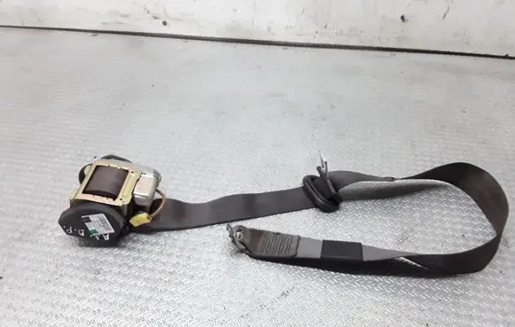 Audi A6 S6 C5 4B Front seatbelt 560571801