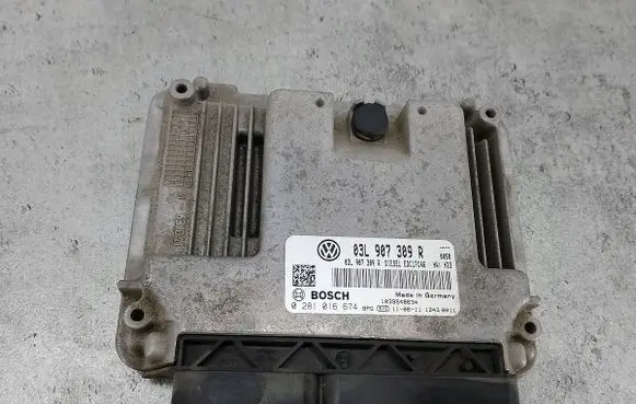 Volkswagen Touran II Engine control unit/module ECU