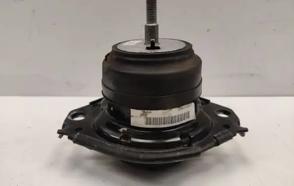 Engine mount bracket