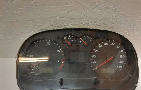 Speedometer (instrument cluster)