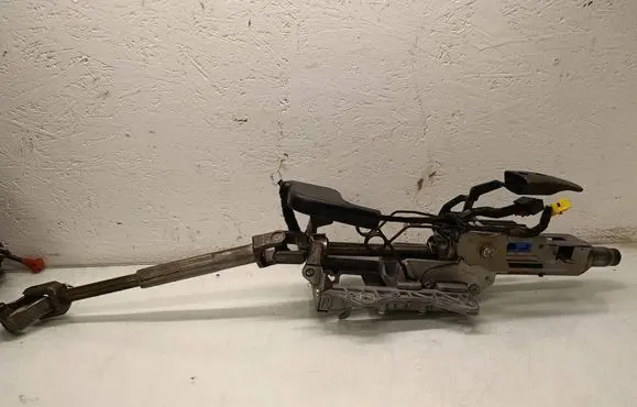 Volkswagen Golf Plus Steering wheel axle 