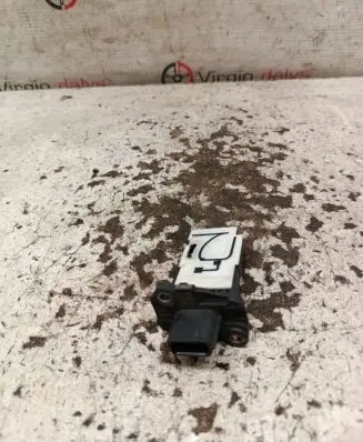 Renault Trafic III (X82) Mass air flow meter H8201267959 8001184611 93450753