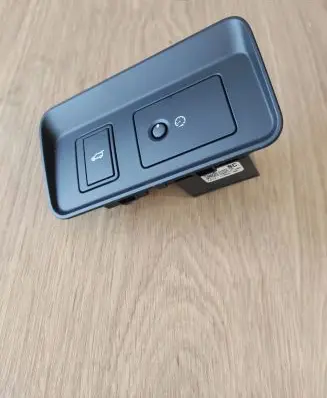 Land Rover Range Rover Sport L494 Tailgate/trunk/boot open switch FK7211654BC 33667714 21010802